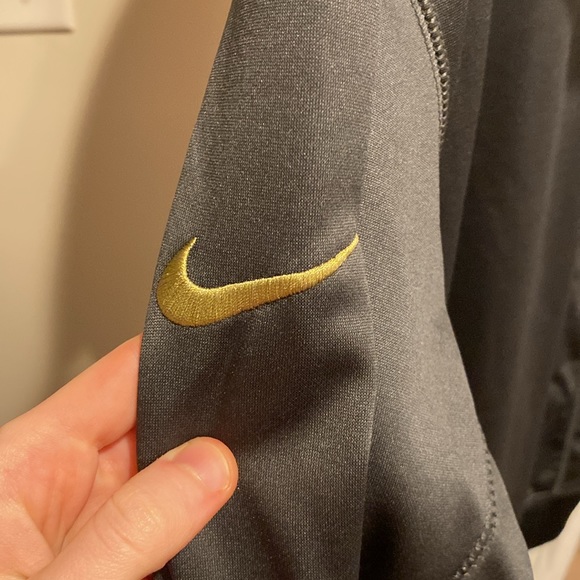 Nike Patriots Salute to Service hoodie. Size M. - Picture 4 of 5